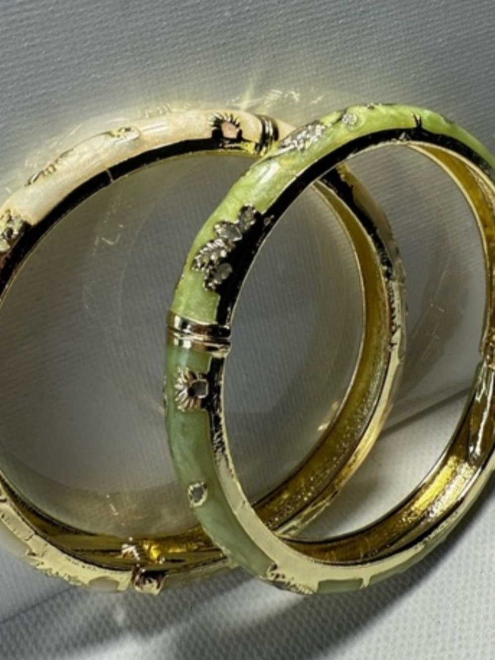 Floral Enamel Bangle Set in Cream and Light Green - Picture 12 of 12